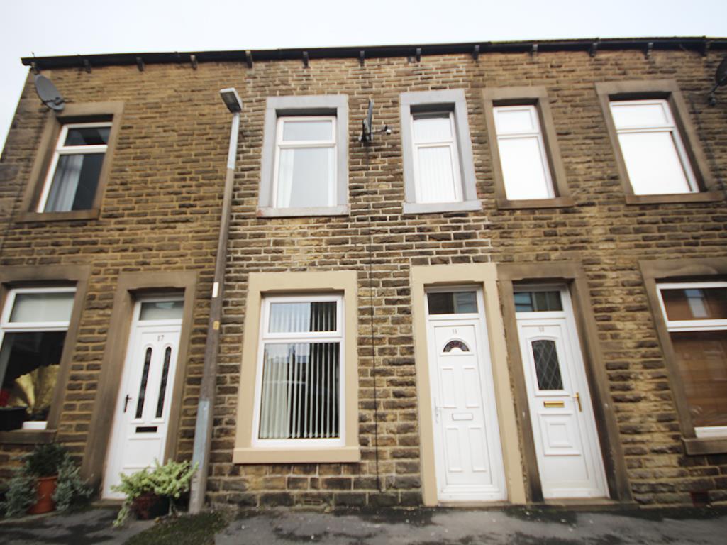 3 bedroom mid terrace house To Let in Barnoldswick - Main Image